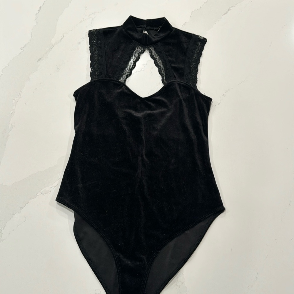 Forever 21 Black Velvet / Lace Bodysuit size small